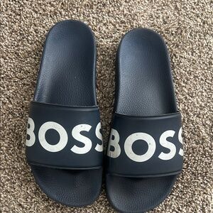 Boss slides
